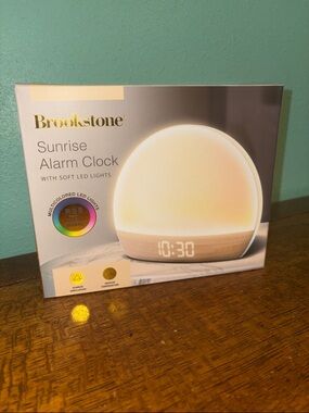 NWT Brookstone Sunrise Alarm Clock in White and Wood-Tone
